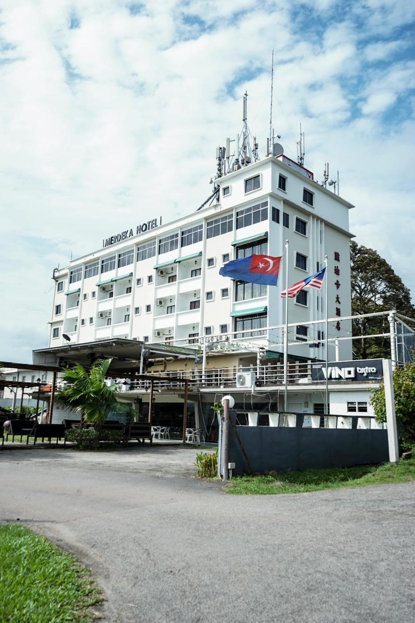 Merdeka Hotel Клуанг Экстерьер фото