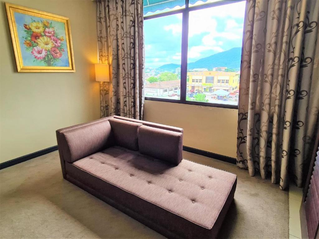 Merdeka Hotel Клуанг Экстерьер фото